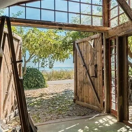Charming House With Sea View In アリンエ