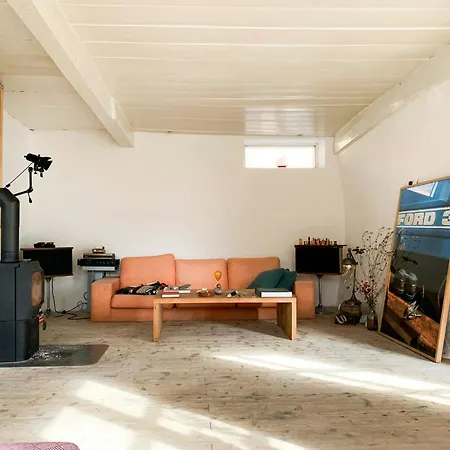 Semesterbostad Charming House With Sea View In *