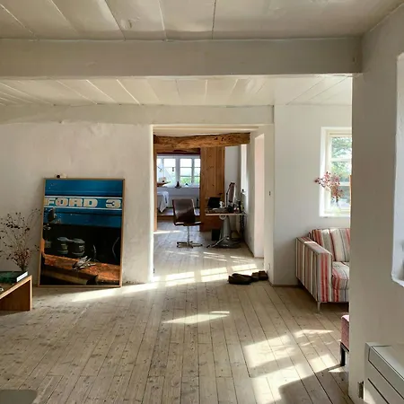 Semesterbostad Charming House With Sea View In *